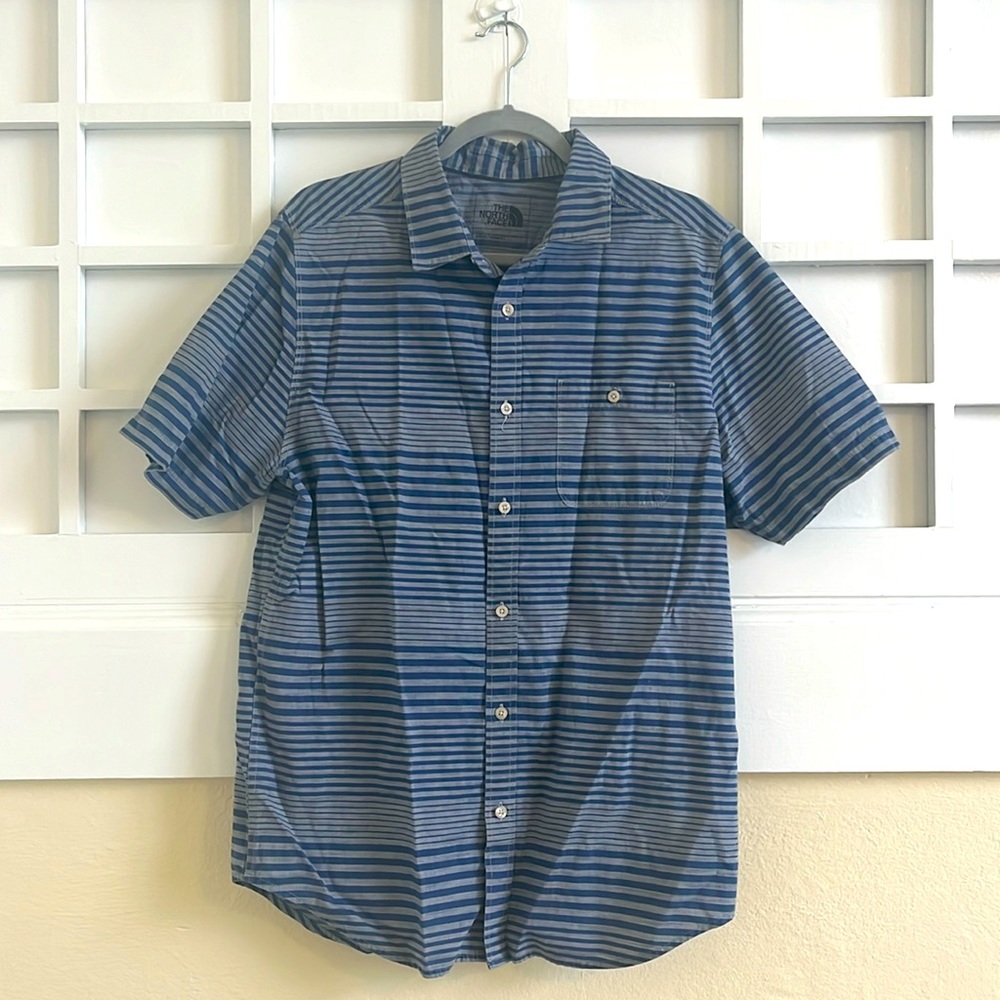 North Face two tone blue short sleeve button down.